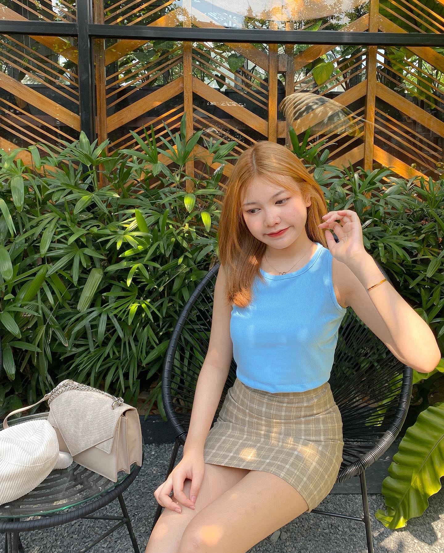22122843-hinh-gai-xinh-1