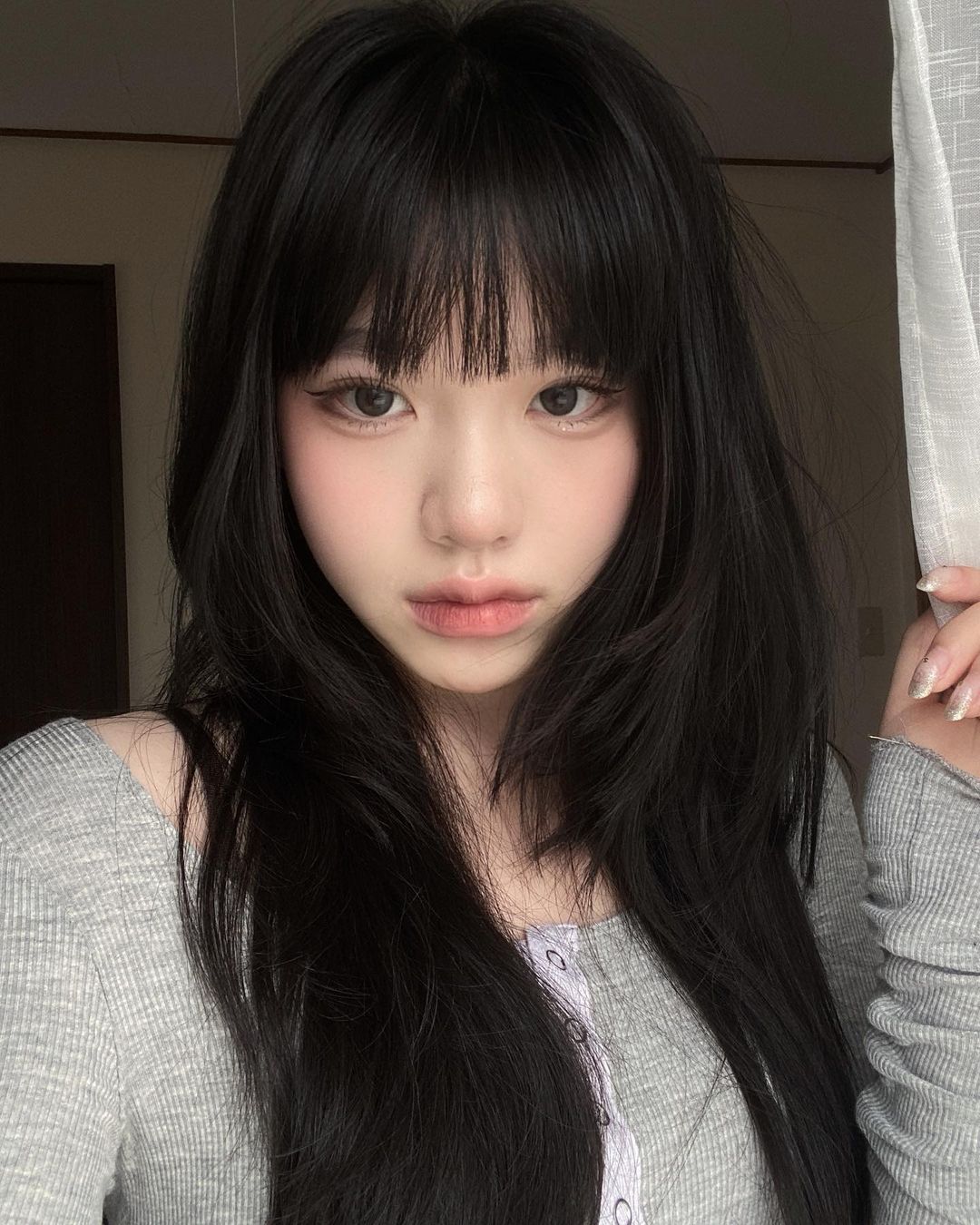 22135241-anh-con-gai-toc-dai-dep-1