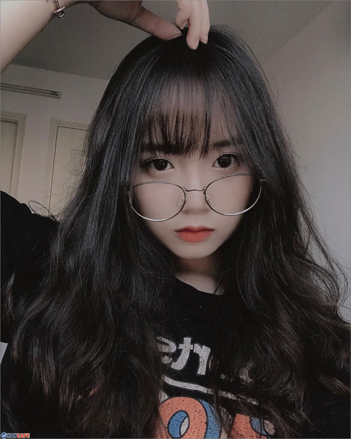 22140159-hinh-nu-xinh