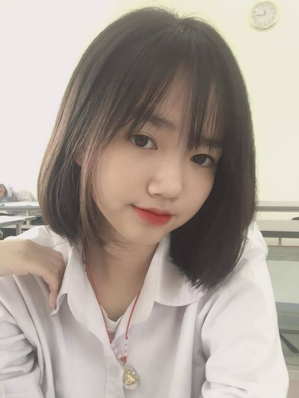 22143918-anh-gai-xinh-de-thuong-toc-ngan