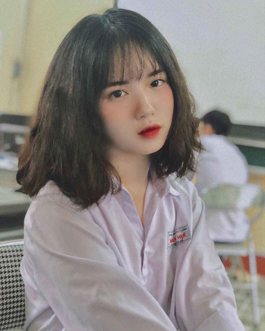 22144032-anh-gai-xinh-toc-ngan-001-001