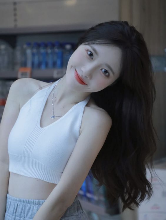22161035-39-anh-gai-xinh-dep-gay-nghien