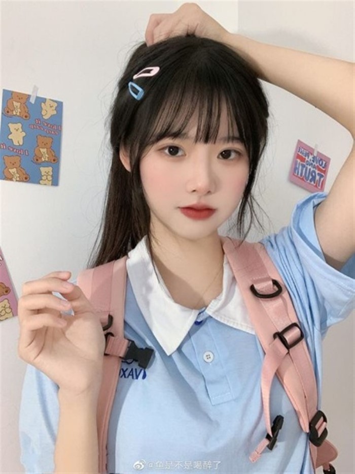 22161437-gai-sinh0-700-x-933